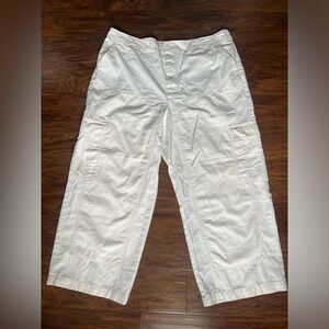 Cream pants. Perfect for summer!